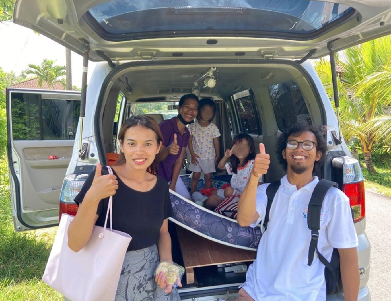 Promised Land – Bali mobile clinic